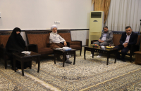 دیدار شهردار قم با خانواده شهیدان زین‌الدین